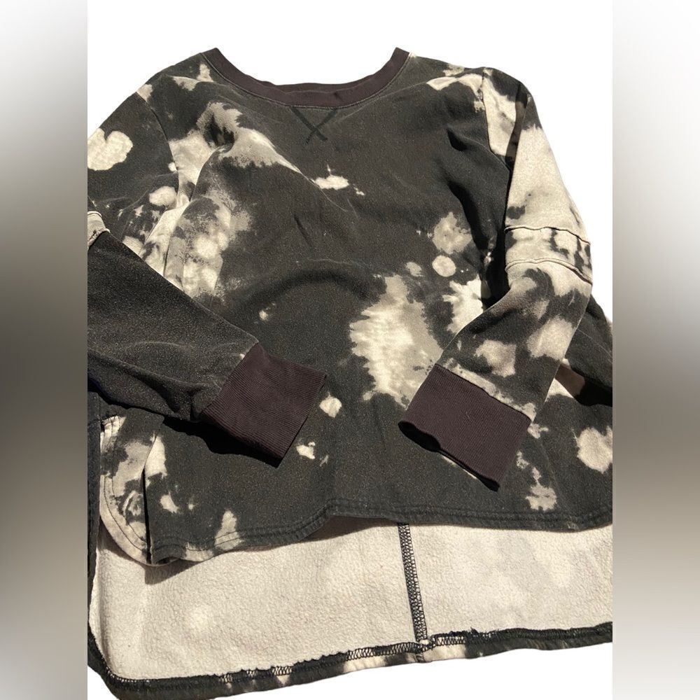 Kim Rogers size small sweatshirt excellent condition